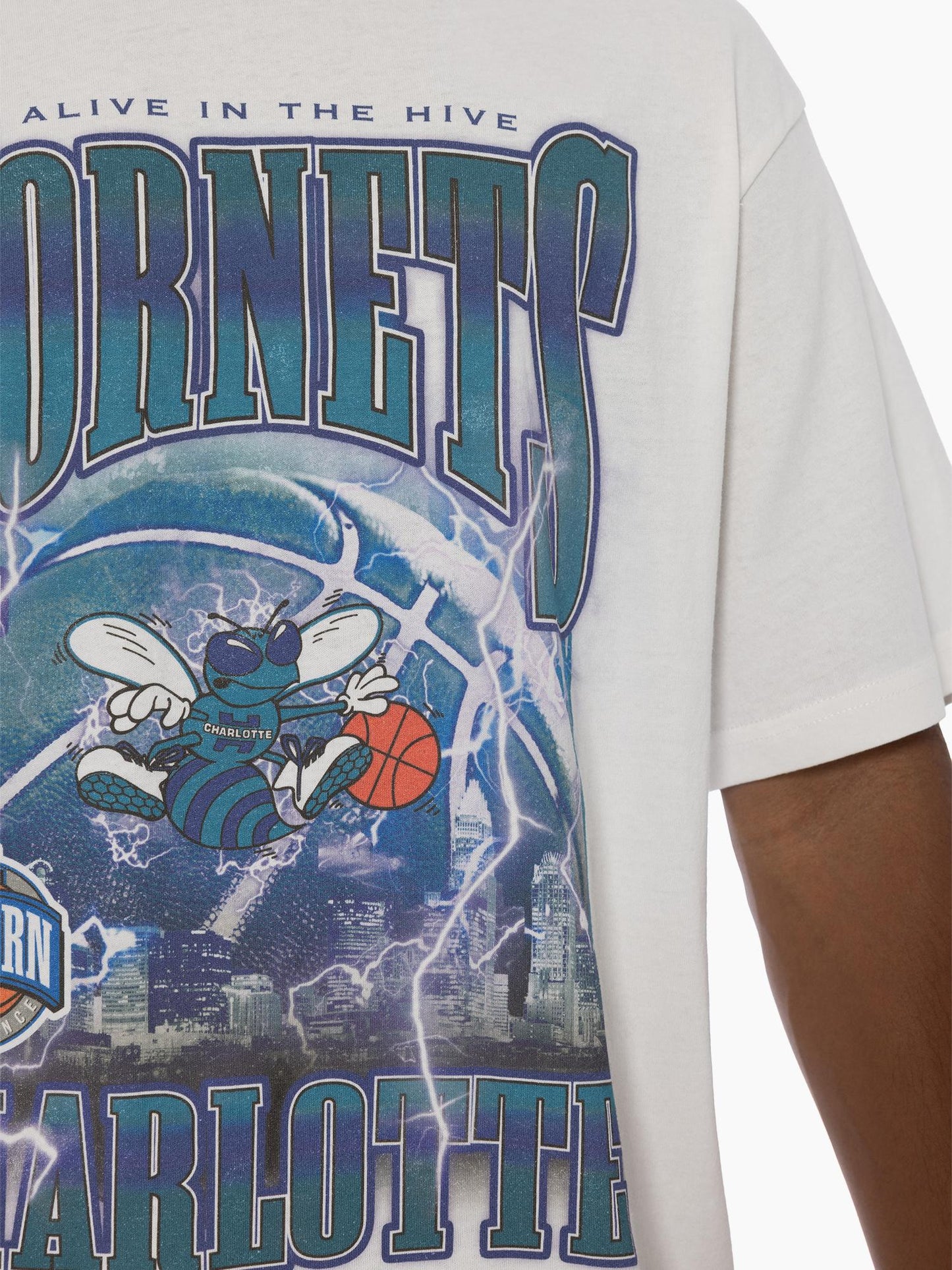 Mitchell And Ness Charlotte Hornets City Strike Tee - Vintage White