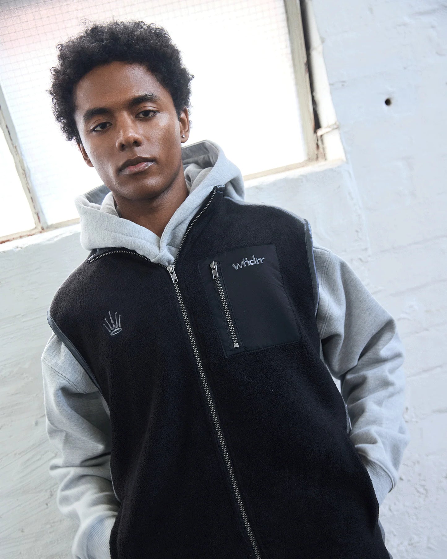 Wndrr Accent Polar Fleece Vest - Black/Grey