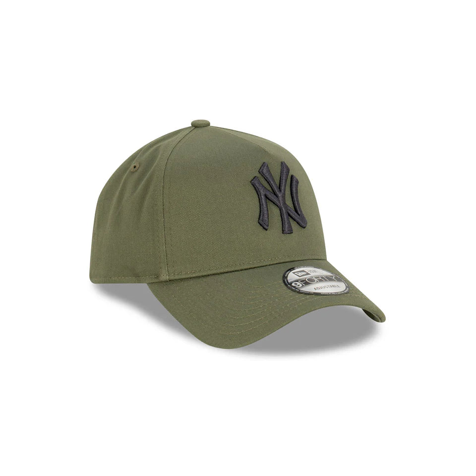 New Era New York Yankees MLB Essentials Olive Black Snapback