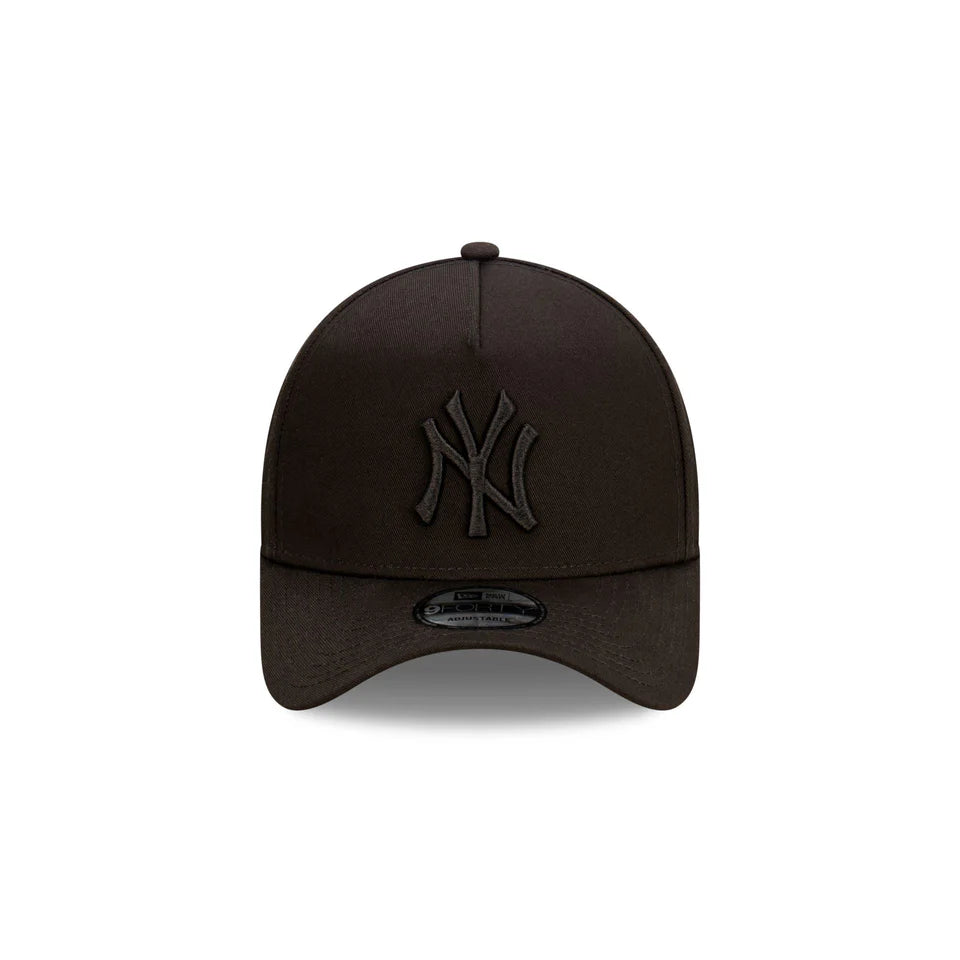 New Era New York Yankees MLB Essentials Black on Black Snapback