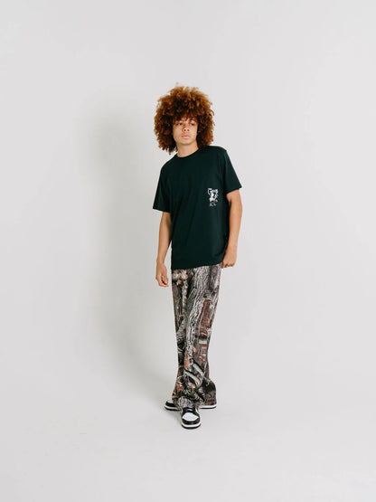 Crate X Willie The Waiter Beer Hug Tee - Pine