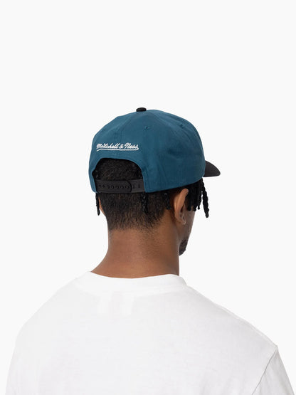 Mitchell And Ness L.A Lakers Emerald Pro Pinch Snapback