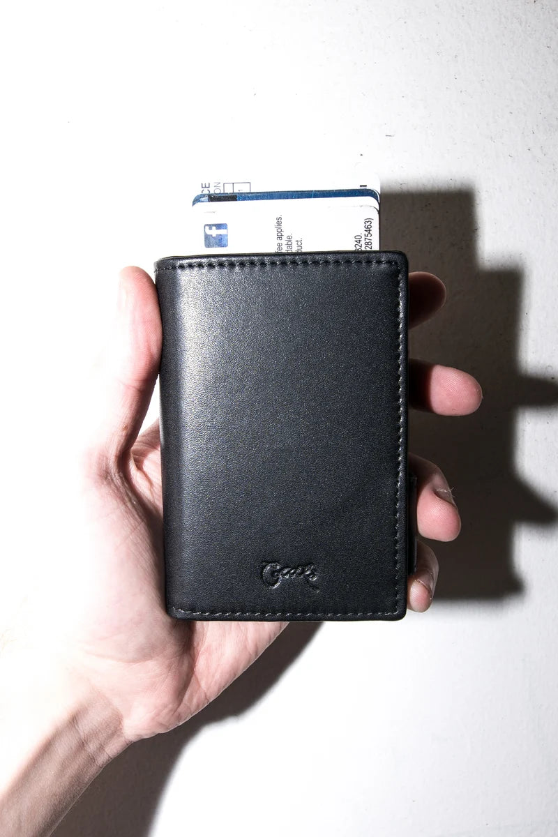 Crate Minimal Air Tag Leather Wallet 2.0 - Black